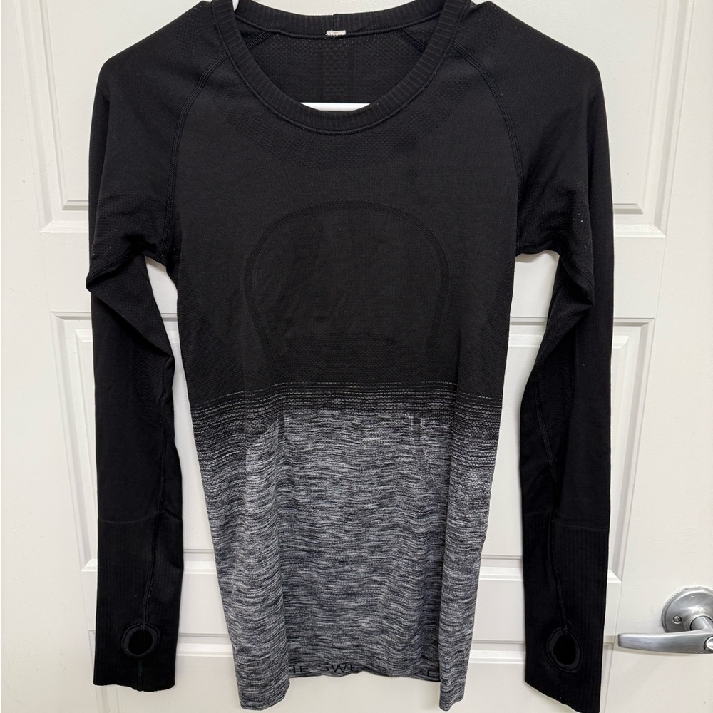 Lululemon Athletica Black and Gray Fitted Long Sleeve Tee